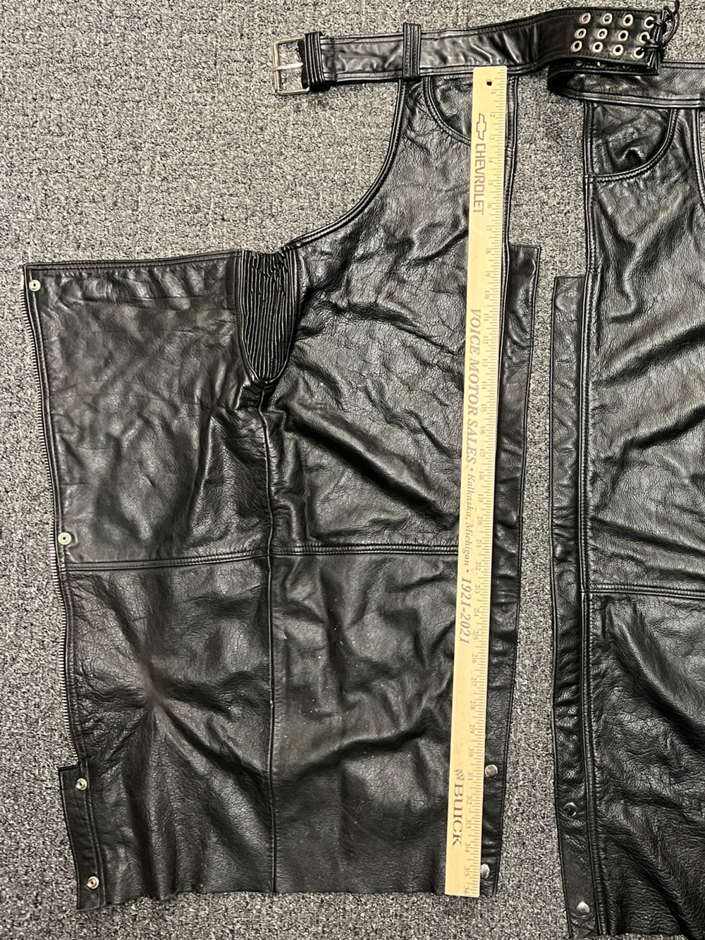 USA Bikers Dream Leather, Lined Chaps with Adjustable Buckle Waist Unisex Size L - Picture 2 of 12
